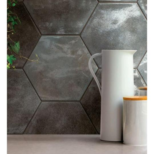 hexagon csempe fekete csempe hatszog alaku  fekete burkolat konyha fali burkolat  modern stilus minimal stilus mediteran.JPG